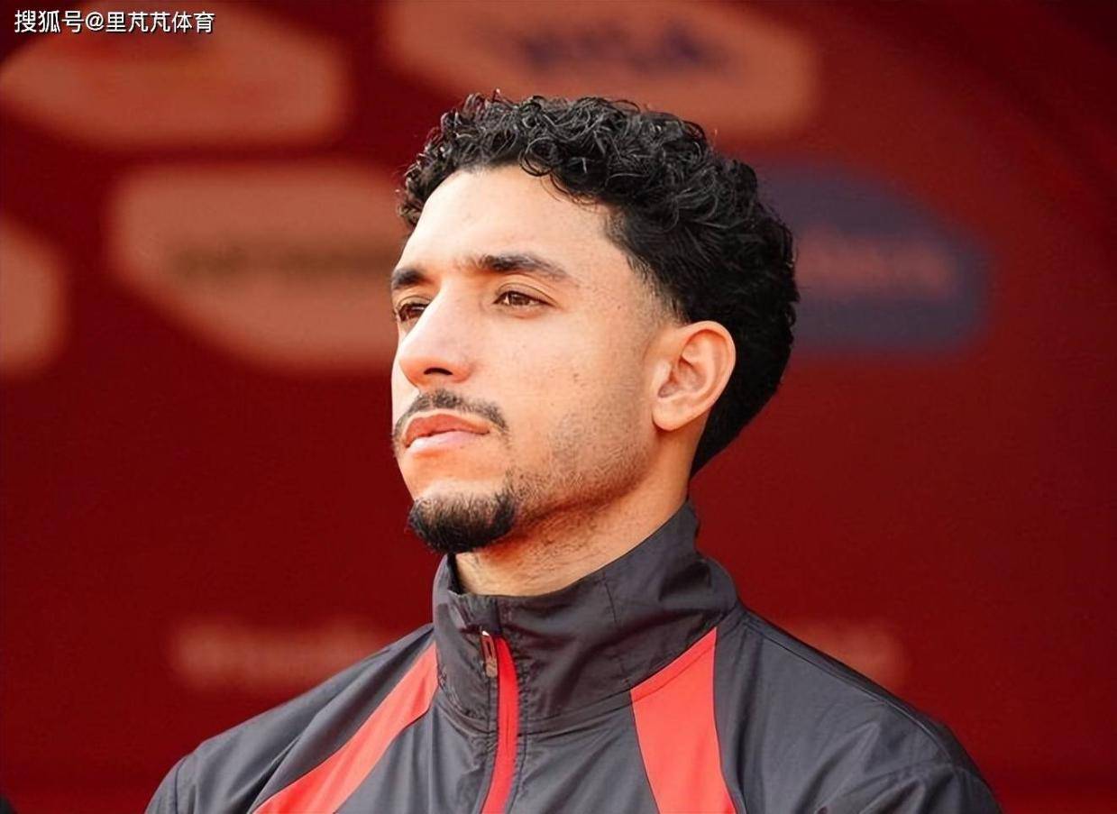 在伊蒂哈德迷失！曼城7500万边锋难觅机会，塞梅尼奥到来加剧问题